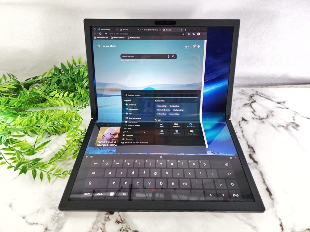 ASUS Zenbook 17 Fold OLED Review (UX9702AA) virtual keyboard