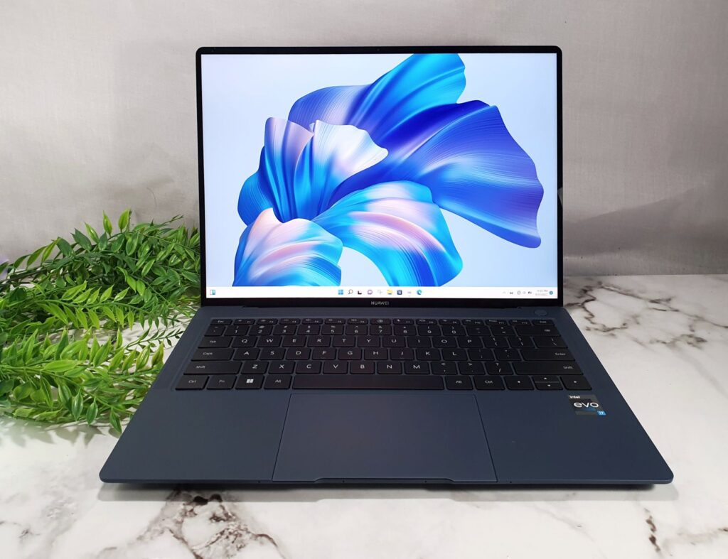 Huawei MateBook X Pro 2022 Review front