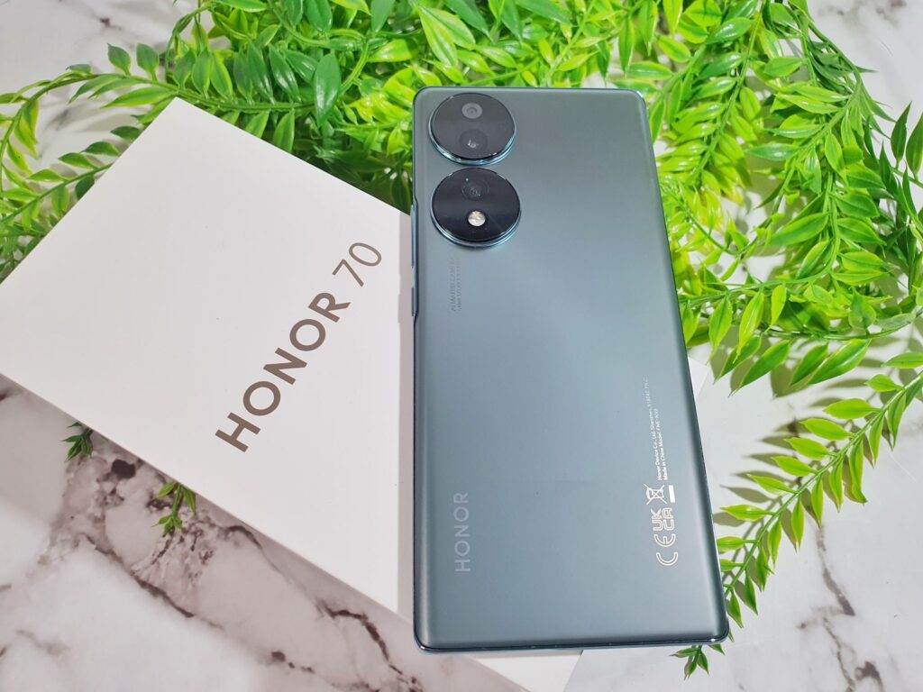 Honor 70 Review box