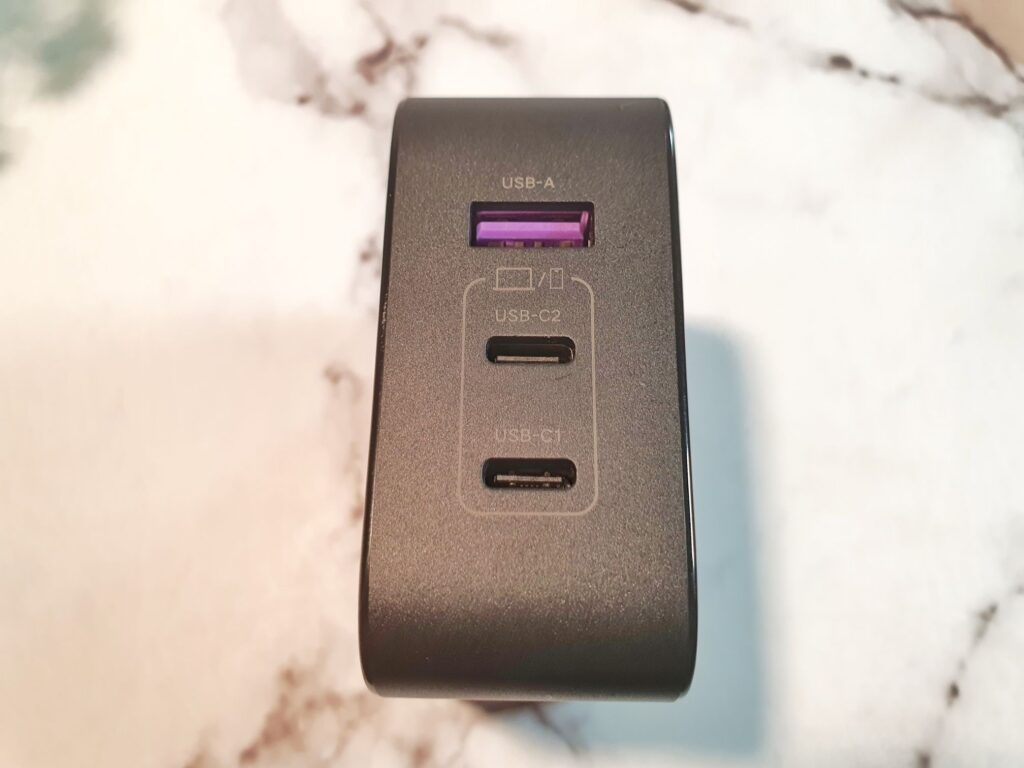 Ugreen GaN 65W Travel Fast Charger Review ports