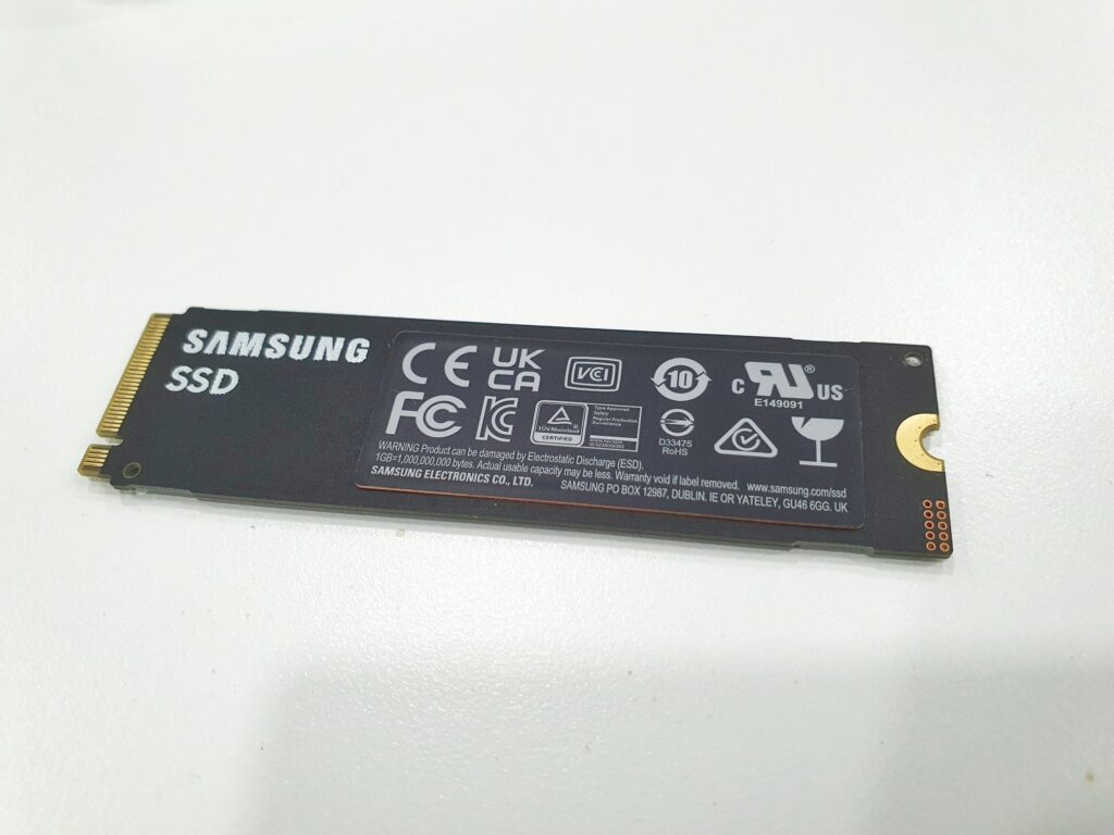 Samsung SSD 990 Pro Review rear