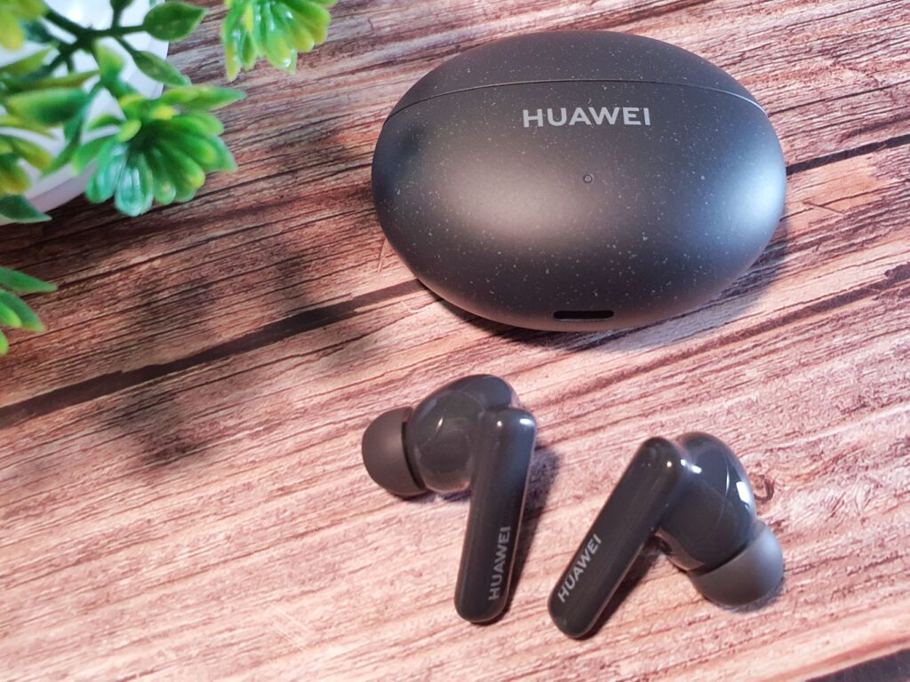 Huawei FreeBuds 5i review ear tips