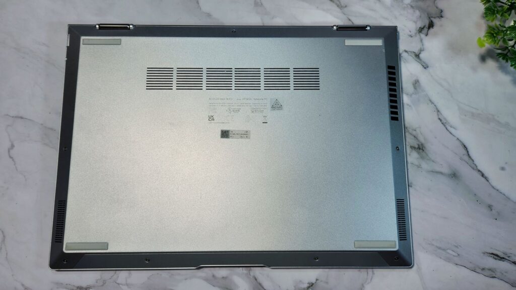 ASUS Zenbook 14 Flip OLED Review (UP3404) underside