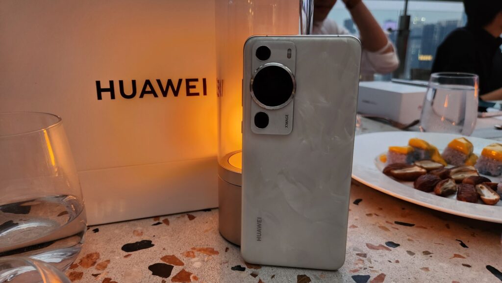 Huawei P60 Pro Review box