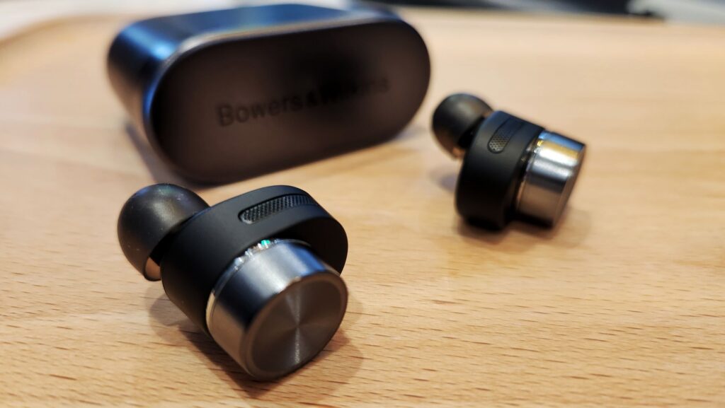 Bowers & Wilkins Pi7 S2 Review earbuds