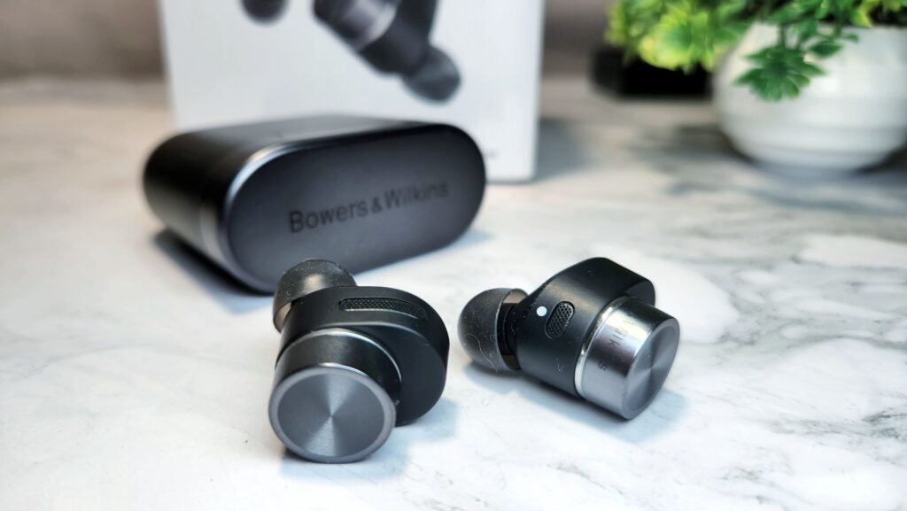 Bowers & Wilkins Pi7 S2 Review cover
