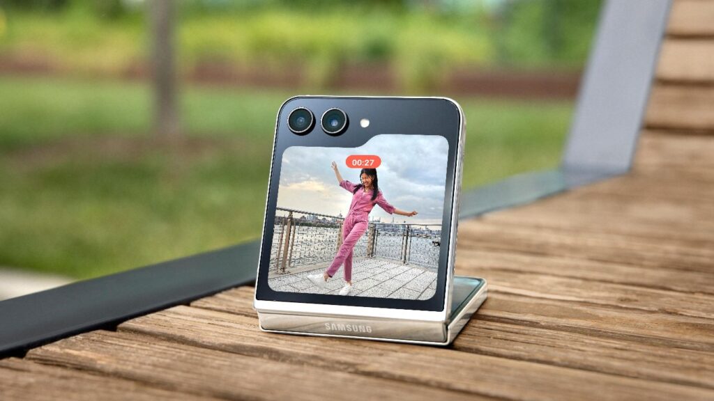 Samsung Galaxy Z Flip5 first look cover