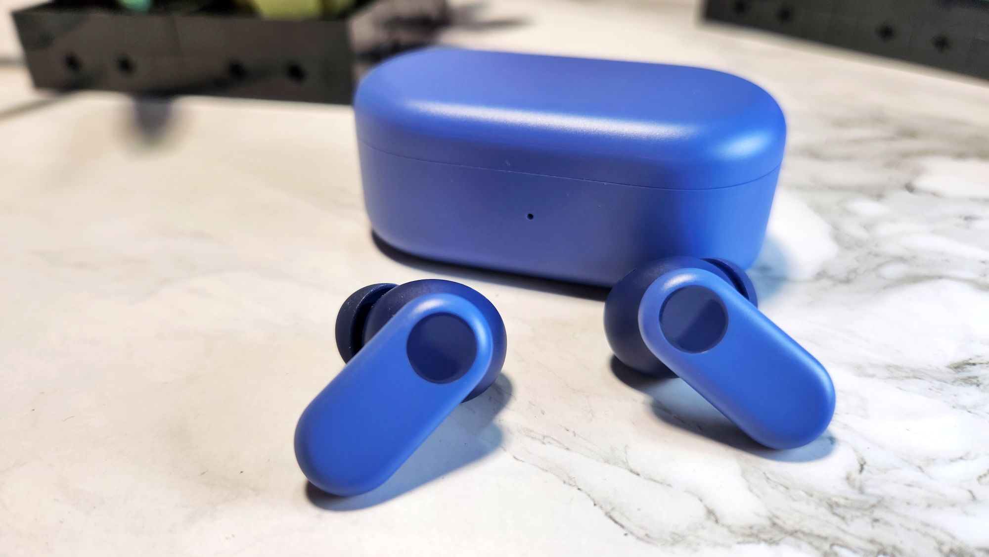 Oneplus earbuds blue online colour