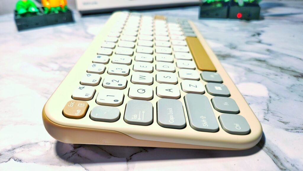 Asus Marshmallow Keyboard KW100 Review side