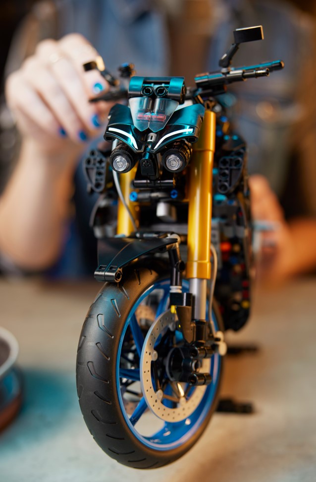 LEGO Technic Yamaha MT-10 a34