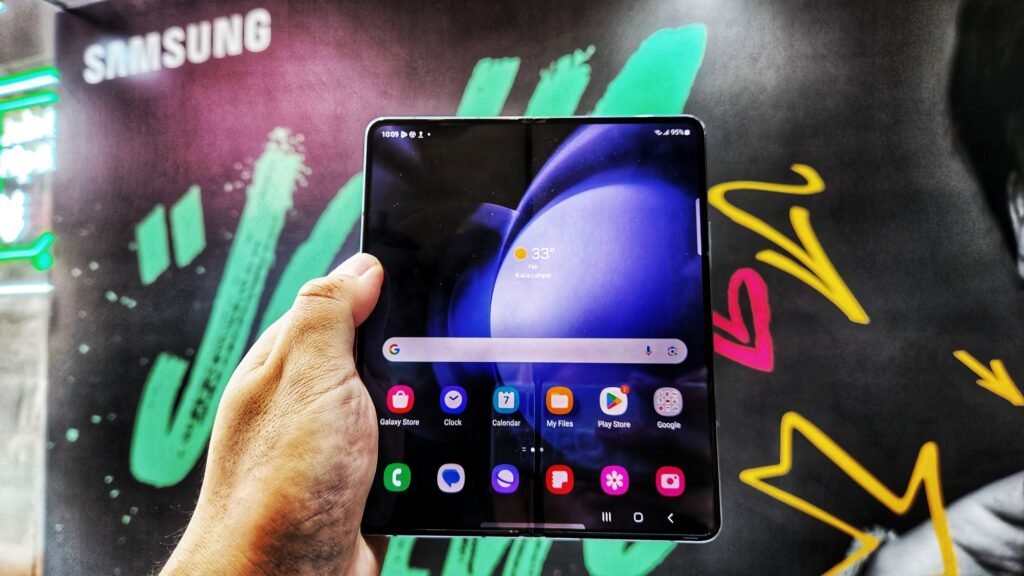 Samsung Galaxy Z Fold5 review cover art