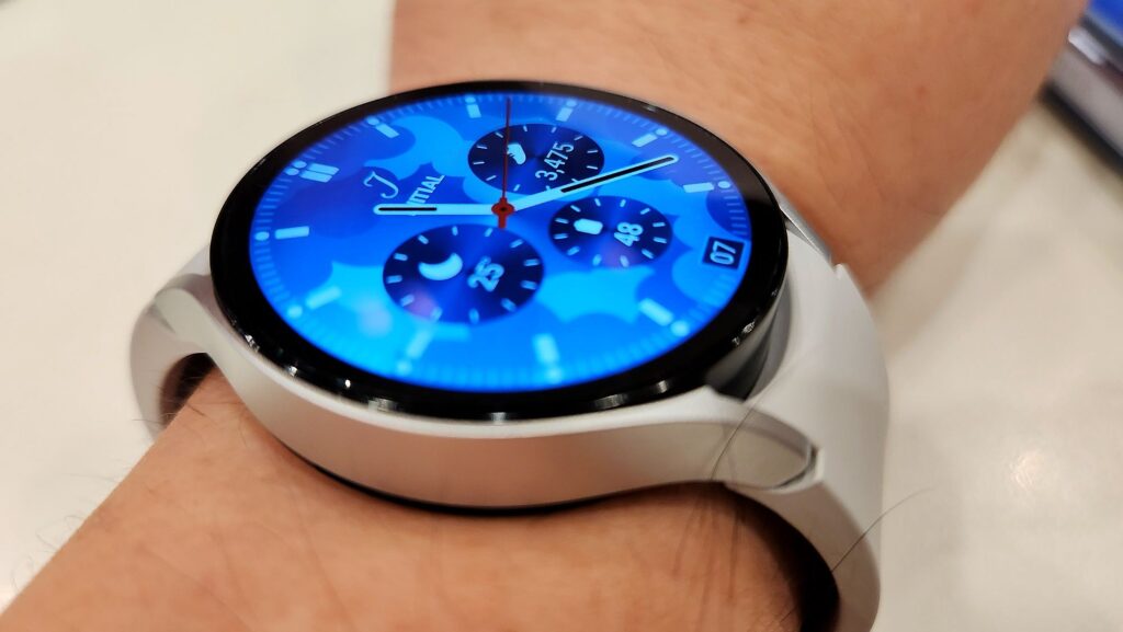 Samsung Galaxy Watch6 44mm Review angled