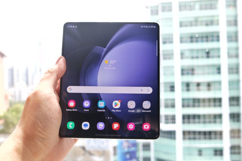 Samsung Galaxy Z Fold5 First Look front