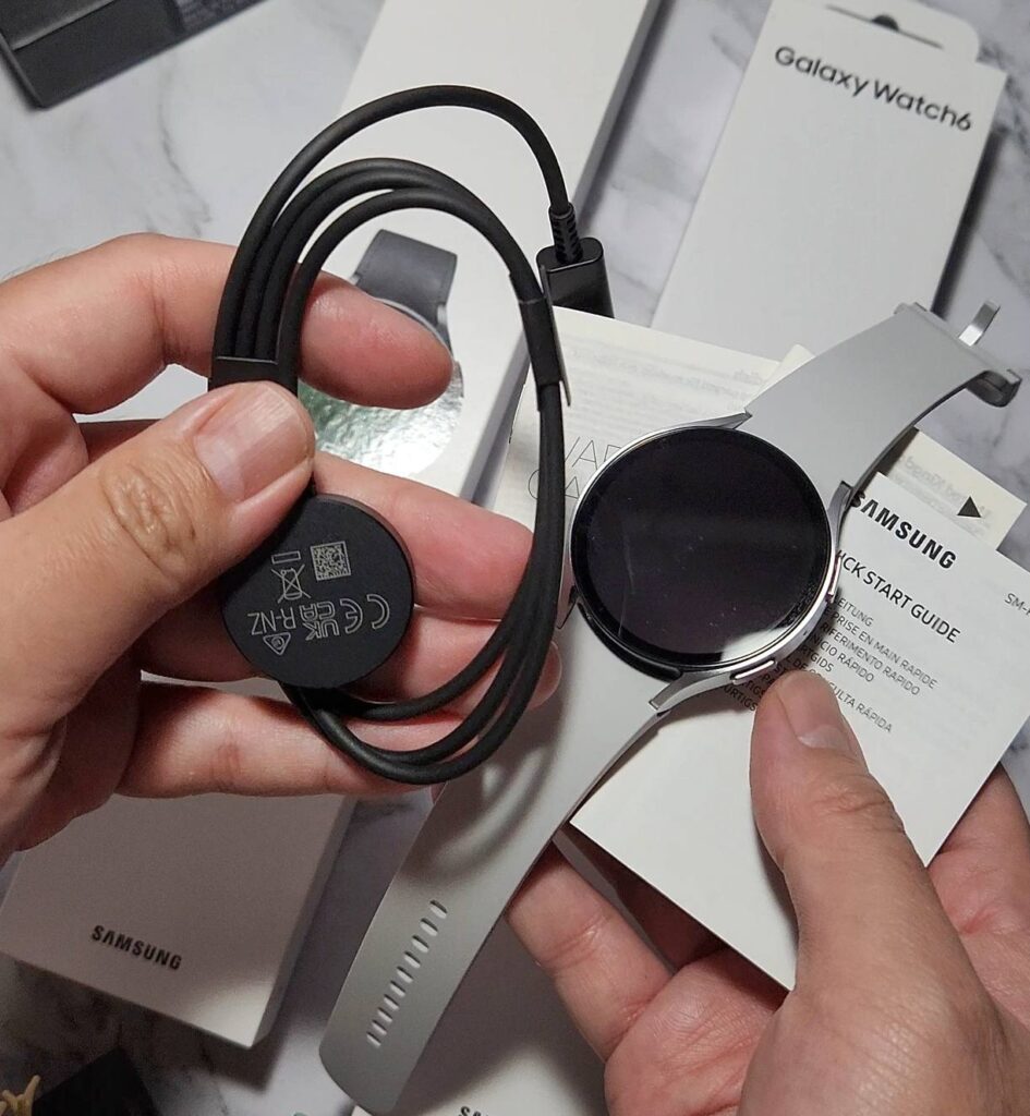 Samsung Galaxy Watch6 first look box contents