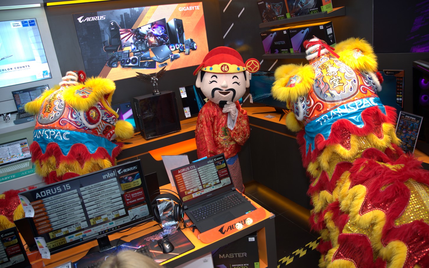 Geobyte Store New Gigabyte flagship store at Low Yat Plaza to offer exciting opening ...