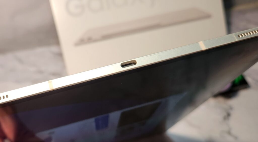 Samsung Galaxy Tab S9 Ultra Review USB C