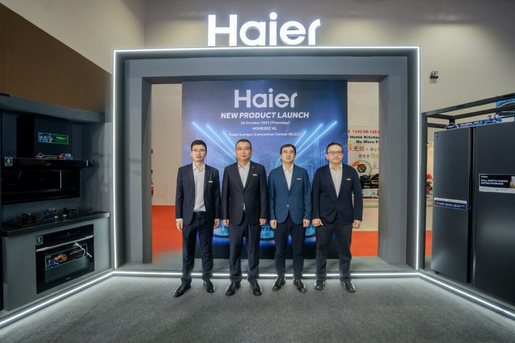 02 Haier’s management at the Haier Smart Living New Product Launch (1)