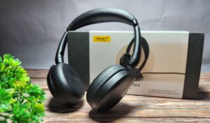 Jabra Evolve2 65 Flex Review - Are these cool foldable wireless headphones the ultimate flex for mobile workers? 6