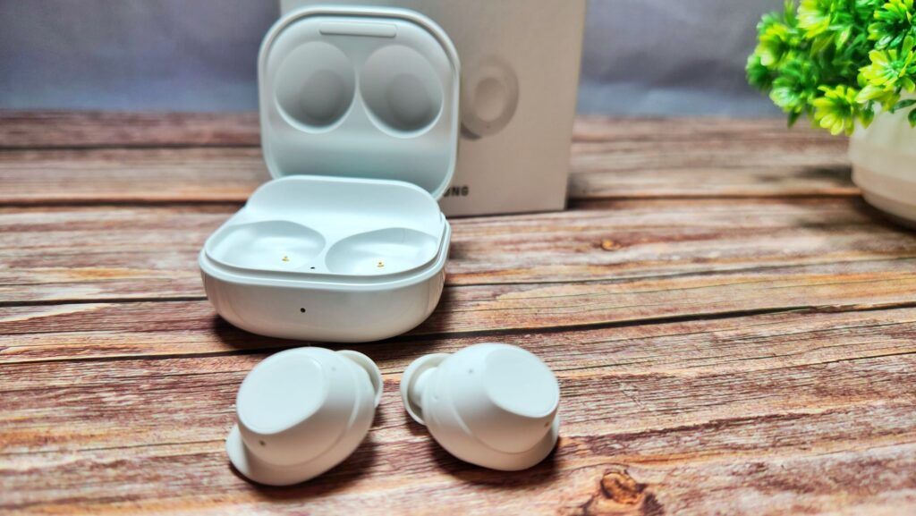 Samsung Galaxy Buds FE review earbuds