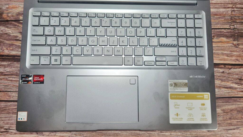 ASUS Vivobook 16 M1605 Review keyboard