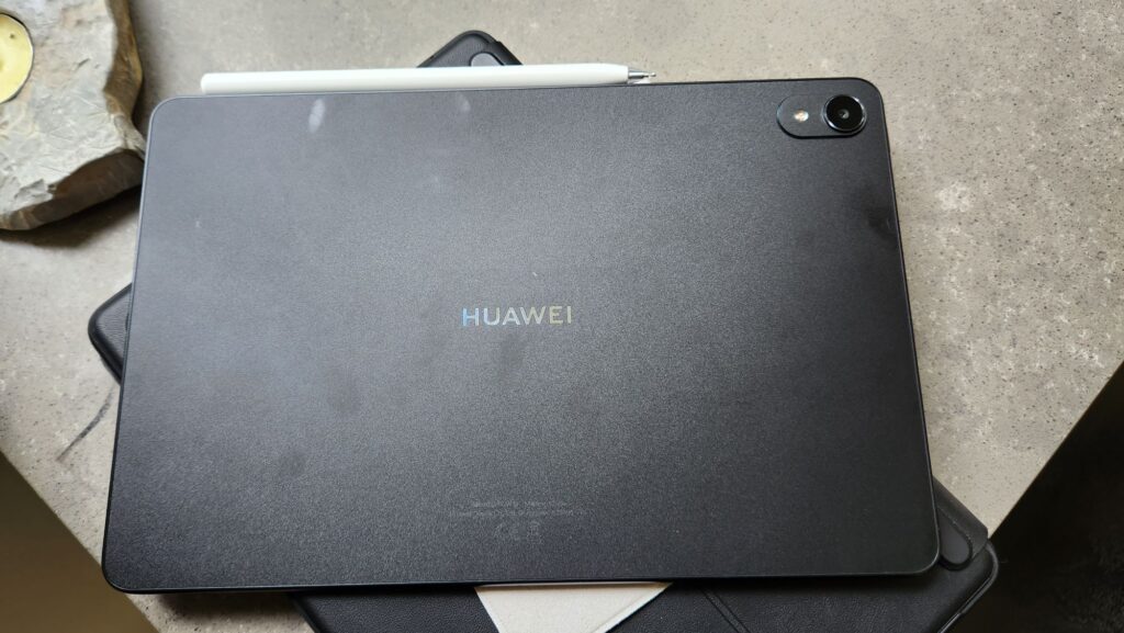 Huawei MatePad 11 PaperMatte Edition Review backplate