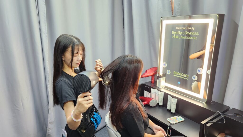 Panasonic nanocare Hair Solution Roadshow stylist