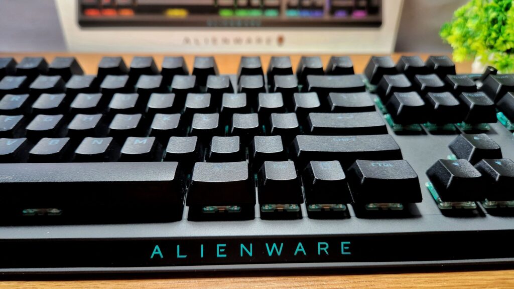 Alienware AW920K Review front