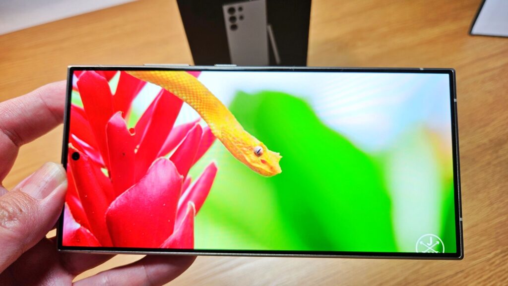 Samsung Galaxy S24 Ultra First Look display
