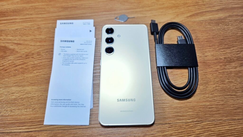 Samsung Galaxy S24 First Look box contents