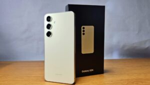 Samsung Galaxy S24 First Look and Unboxing - Compact Cruiser Gets Meaningful, Powerful Upgrades 3