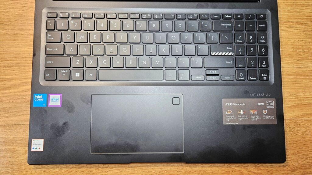 ASUS Vivobook 16 A1605 review keyboard