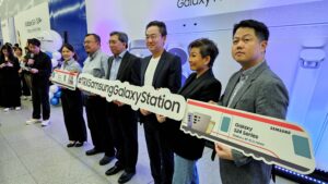 Samsung takes over TRX Samsung Galaxy MRT station in style 4