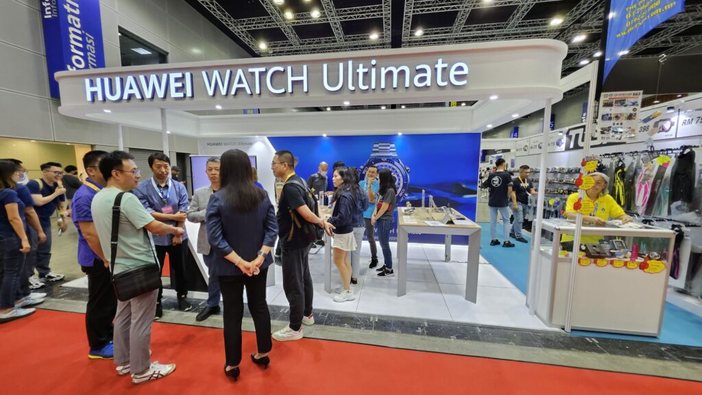 Huawei Watch Ultimate DRT 2024 booth