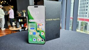 Honor Magic6 Pro Unboxing and First Look - Uber tough and powerful flagship phone, coming soon to Malaysia 10