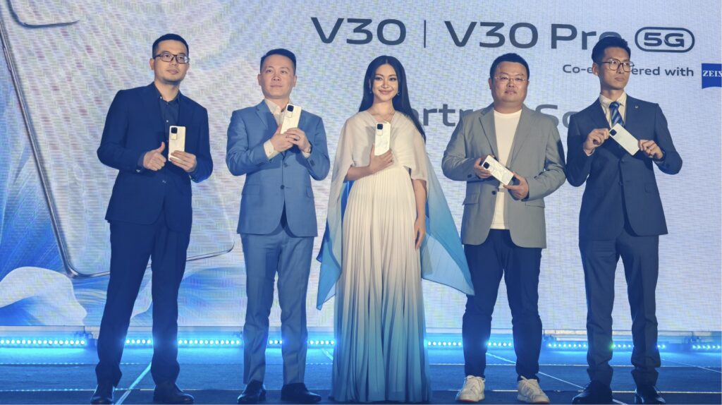 vivo V30 Pro and V30 with Zeiss cameras make official Malaysia debut; prices start from RM1,999 1