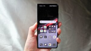 Porsche Design Honor Magic V2 RSR Review - Luxurious foldable with sleek Porsche aesthetics tested 2