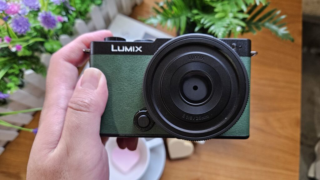 panasonic lumix S9 olive front