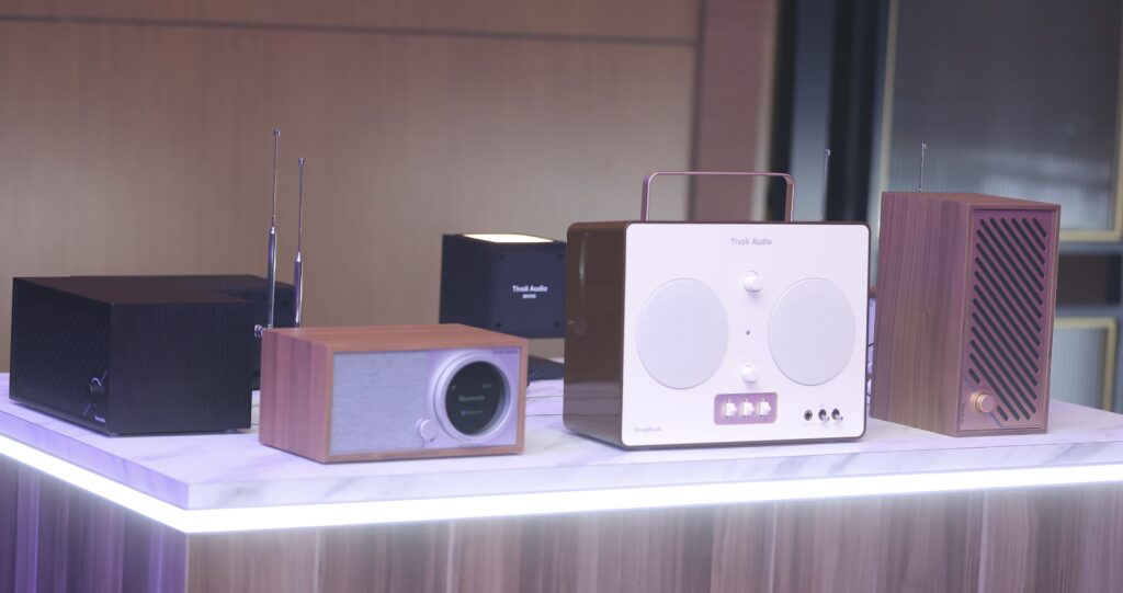 tivoli audio speakers set 1