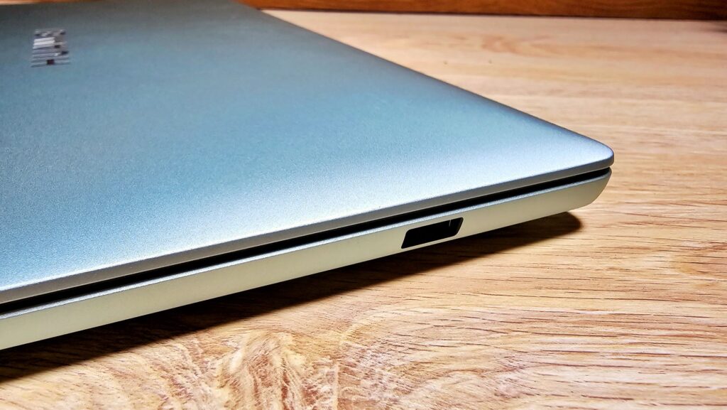 Huawei MateBook 14 2024 Review ports right