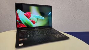 ASUS Zenbook 14 OLED UM3406HA Review - Affordable AMD-powered productivity workhorse laptop 10