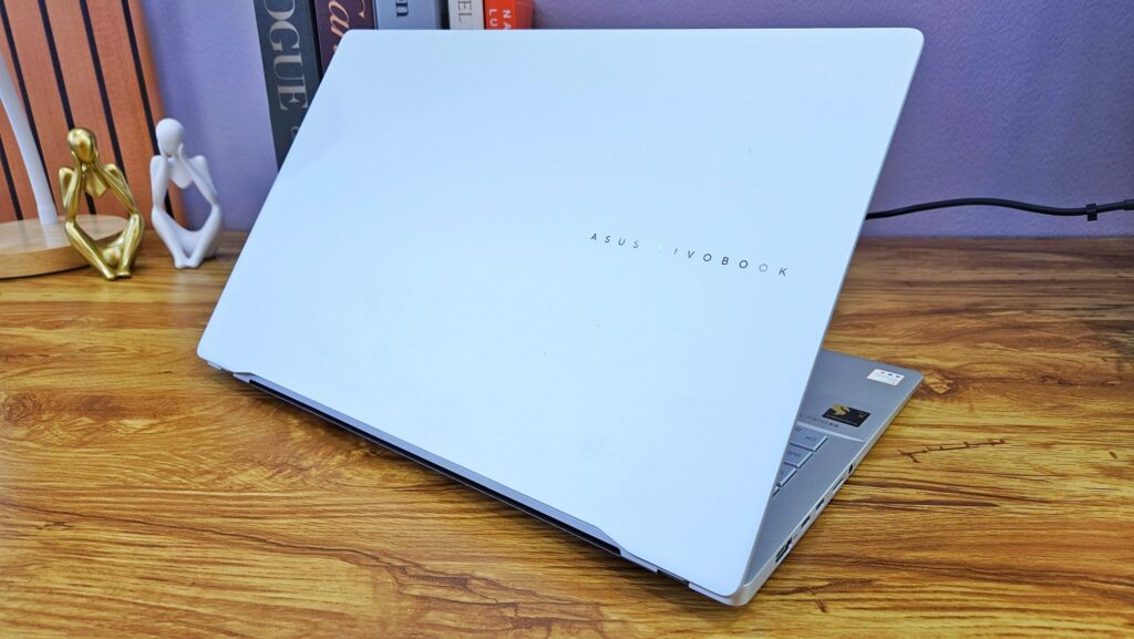 ASUS Vivobook S 15 S5507 review top lid