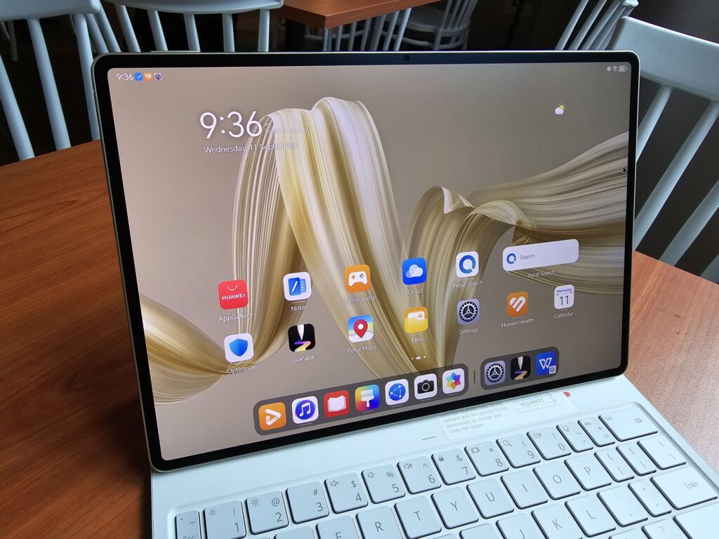 Huawei MatePad Pro 12.2 tablet display