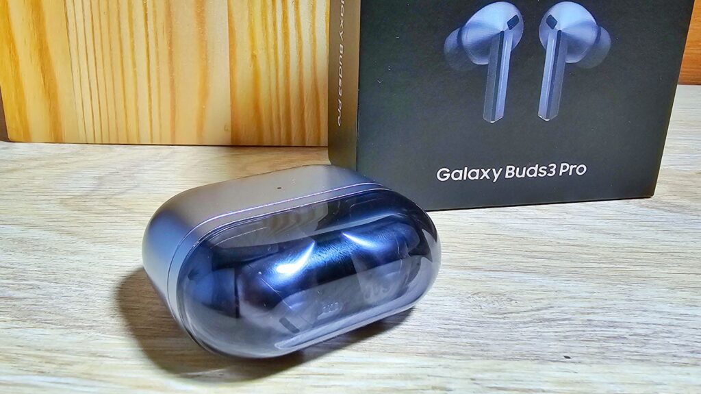 Samsung Galaxy Buds 3 Pro Review ear buds closed