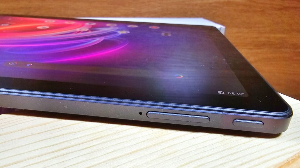 Acer Iconia Tab P11 Review power button