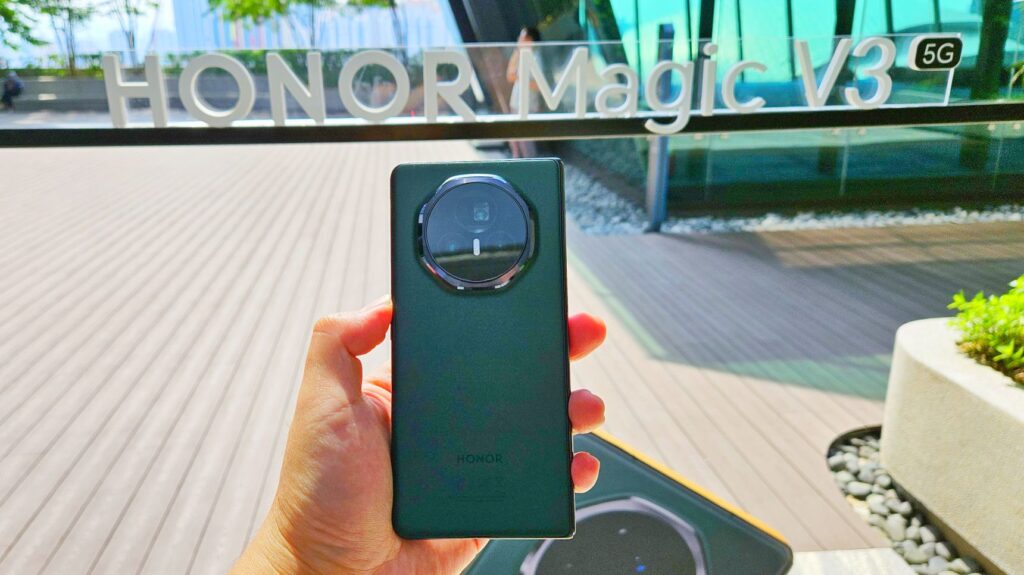 Honor Magic V3 Hands On rear