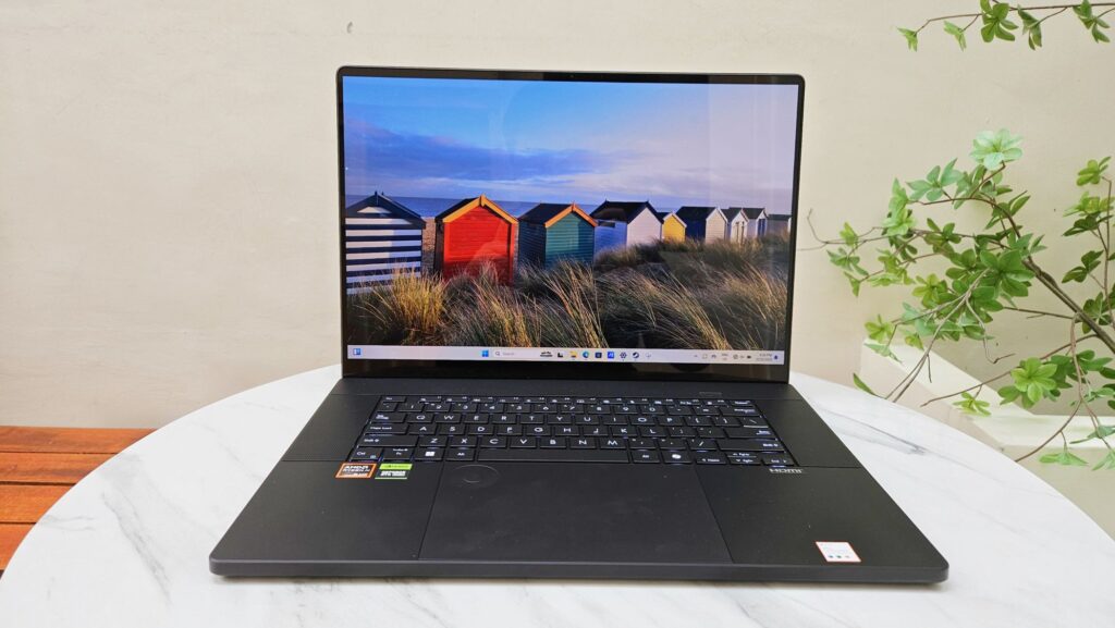 ASUS ProArt P16 H7606 Review front