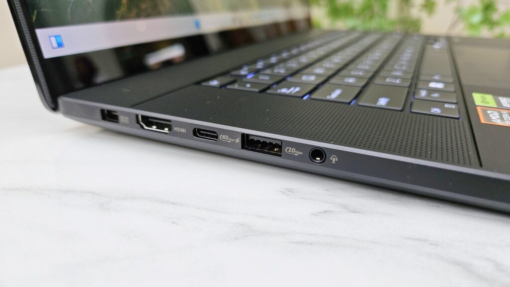 ASUS ProArt P16 H7606 Review left