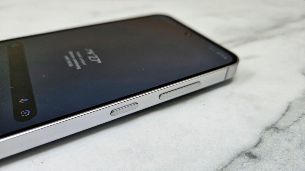 Samsung Galaxy S24 FE Review sides