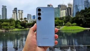Samsung Galaxy S24 FE Review - Affordable Flagship Powerhouse with Galaxy AI 5