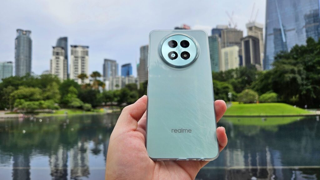 realme 13 review klcc